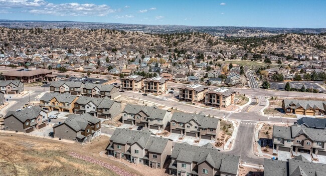 Foto del edificio - Beautiful Townhome Next to Nature on Westside