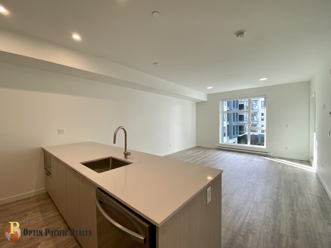 Building Photo - 10829 140 St