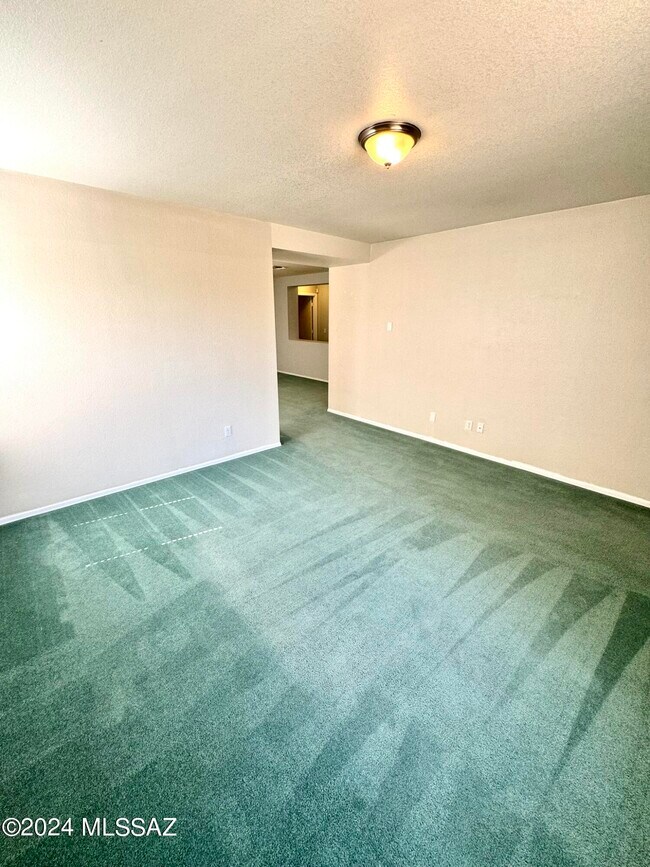 Foto del edificio - 7846 E Rooner Dr
