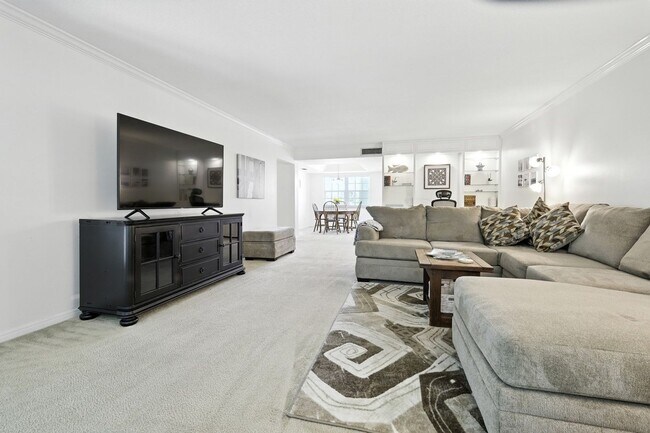 Building Photo - Ocean Towers - Direct Beach Access