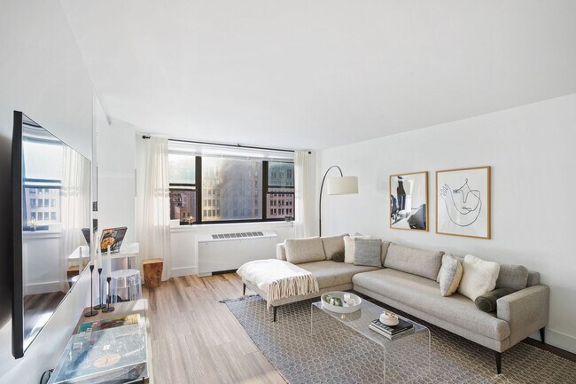 Foto del edificio - 330 W 58th St