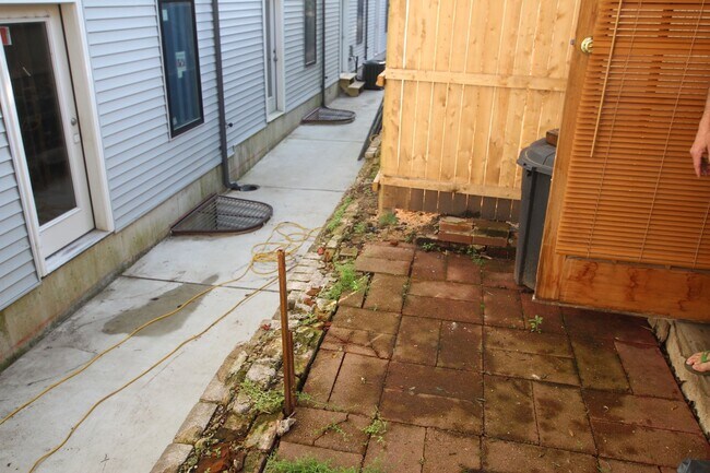 Foto del edificio - Private bedroom Building is located in a great area in fishtown