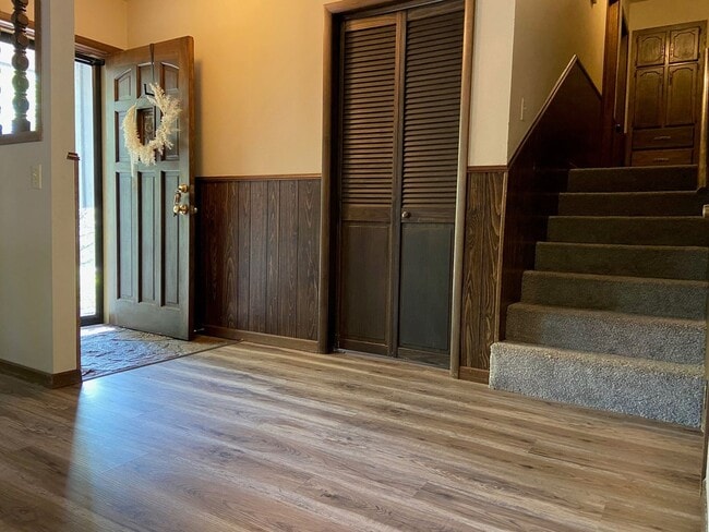 Building Photo - Single Family Home in Branson North