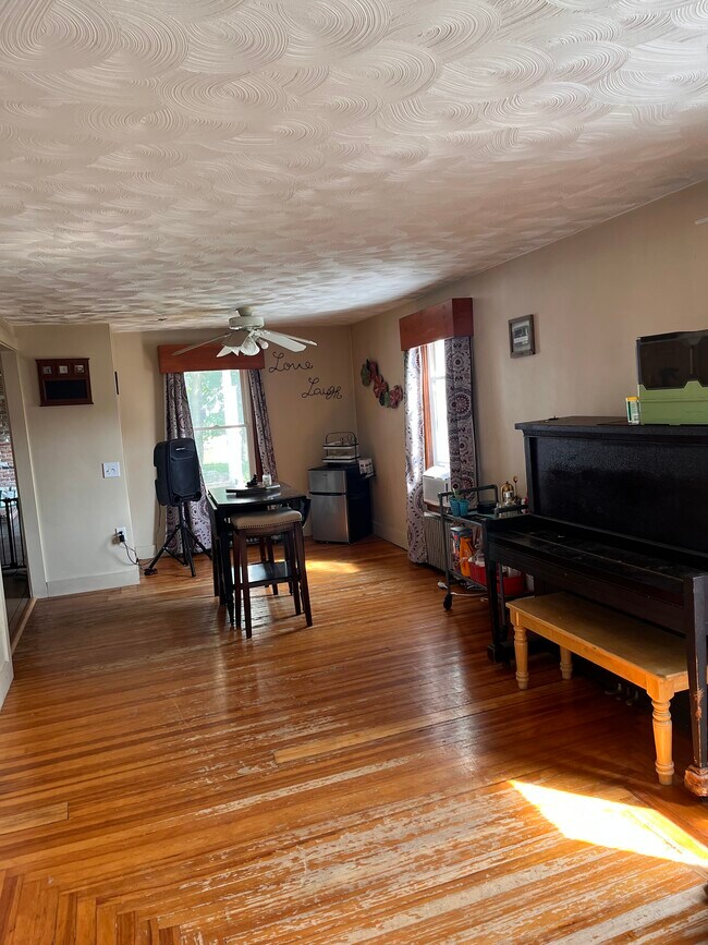 Foto del edificio - 32 Talcott Ave