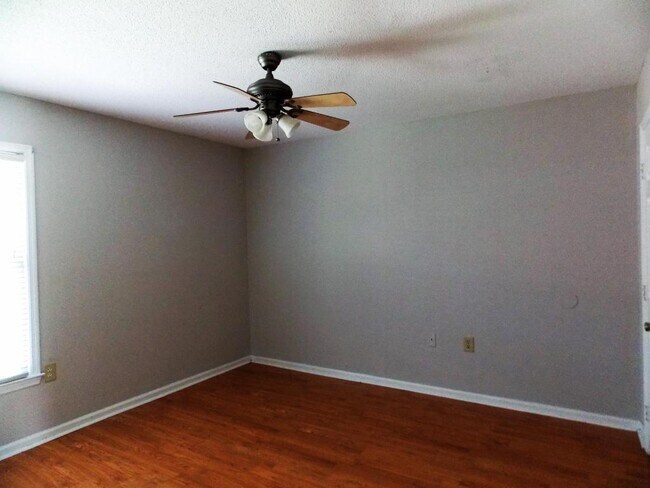 Building Photo - 140 Lanier Drive #87 SW