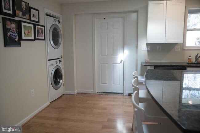 Building Photo - 410 Dogwood Dr