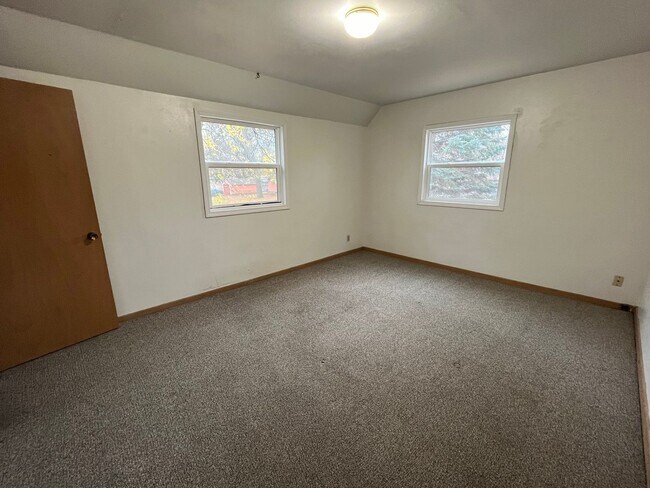 Foto del edificio - 617/619 3rd Ave NE