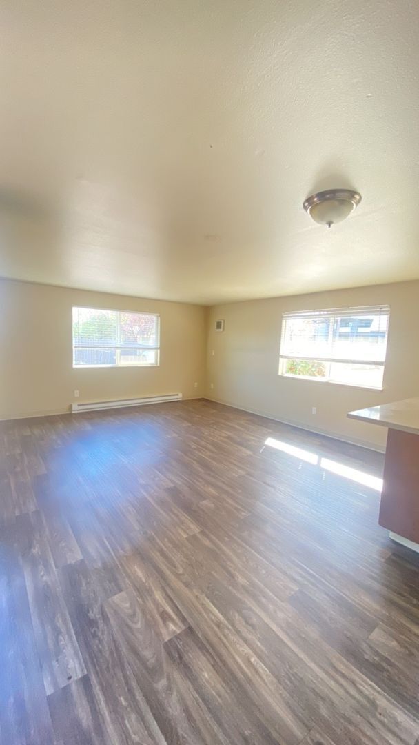 Foto del edificio - (526) Halpert Duplex - 4 Bedroom / 2 Bathroom