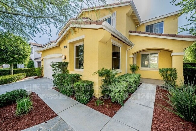 Building Photo - 38669 Clearbrook Dr