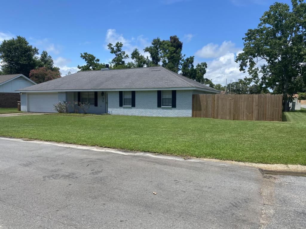 911 Congress Pl, Long Beach, MS 39560 House Rental in Long Beach, MS