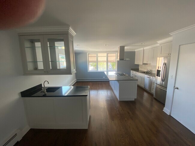 Foto del edificio - 5240 W Belmont Ave