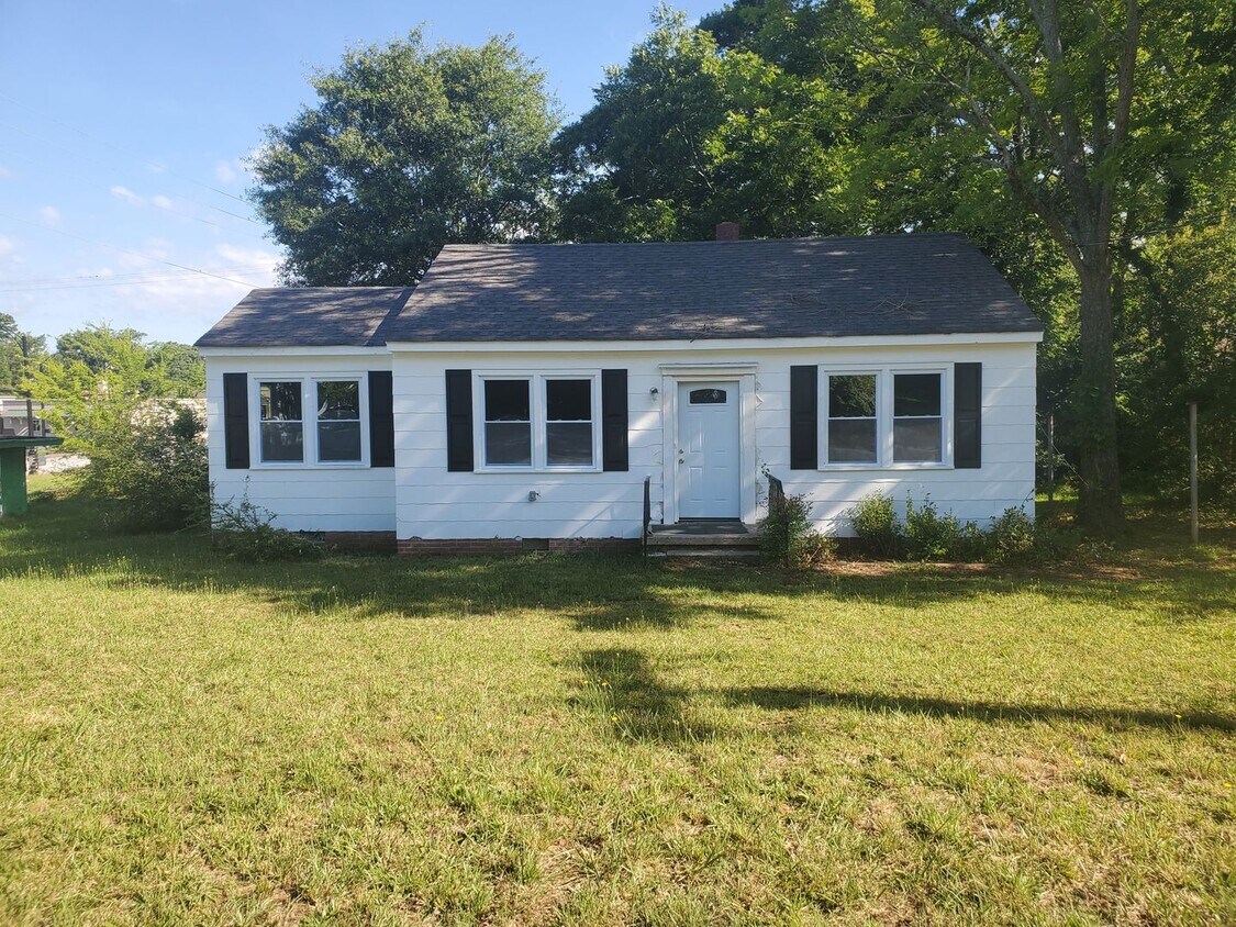 Primary Photo - Newly remodeled home in Anderson SC