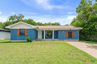 Building Photo - 1304 Metropolitan Dr