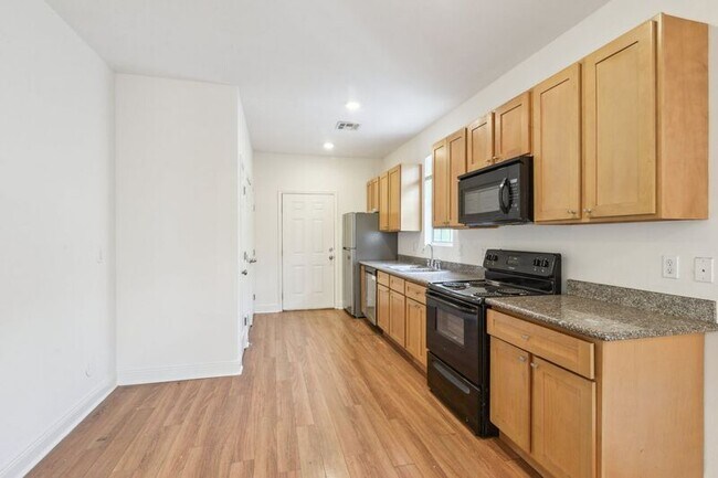 Building Photo - 403 N Tonti St