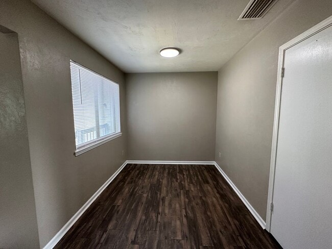 Building Photo - 1519 Willow Bend Way