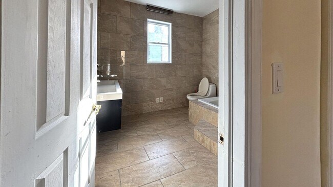 Building Photo - Philadelphia Rental with Modern Finishes a...