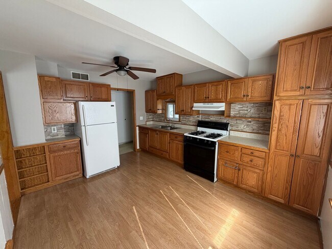 Foto del edificio - Two Bedroom Ranch for Rent