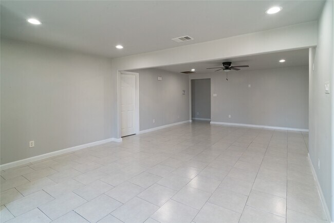 Foto del edificio - 11623 Rowan Ln