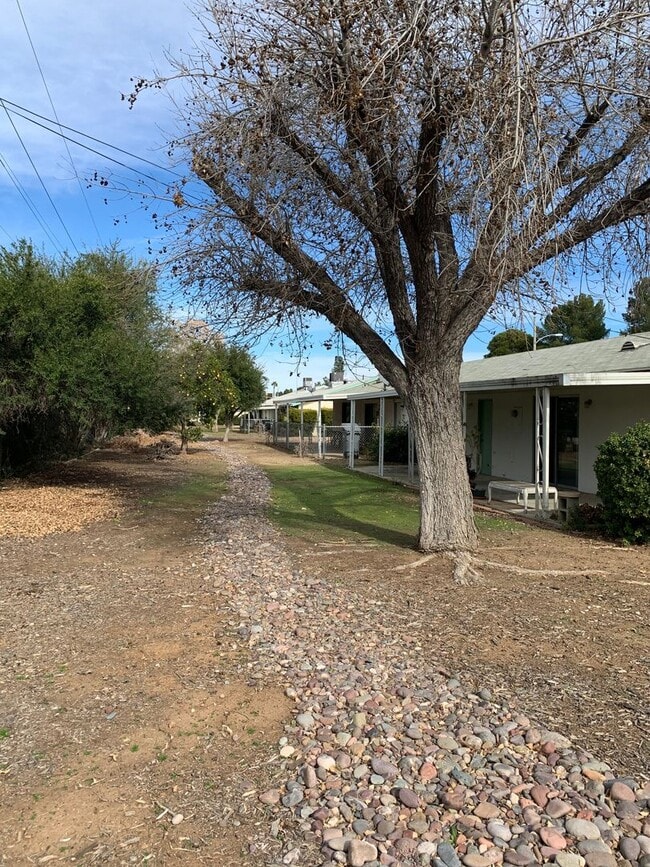 Building Photo - Adorable Patio Home in 55+ Community- COMI...