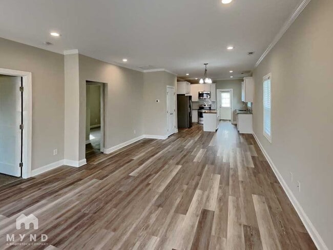 Building Photo - 2112 Middale St