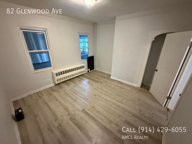 Foto del edificio - 82 Glenwood Ave