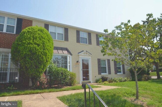 Building Photo - 2509 N Dearing St