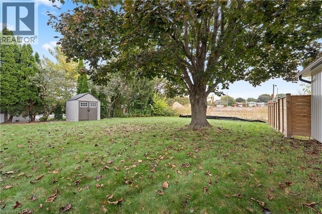 Photo du bâtiment - 13 Meadowbrook Crescent