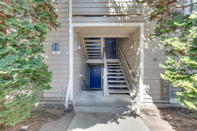 Foto del edificio - 2 Bedroom in Downtown Woodinville!