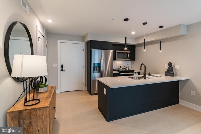 Foto del edificio - 6604 Ridge Ave