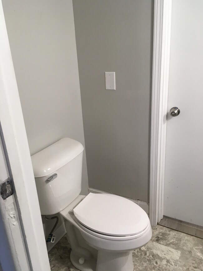 1st floor powder room - 111 N Brooklyn Ave