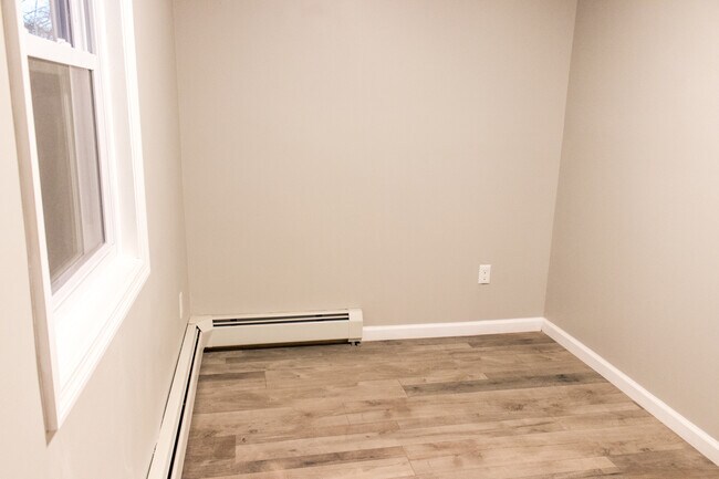 Foto del edificio - 11 Spring St Apt A