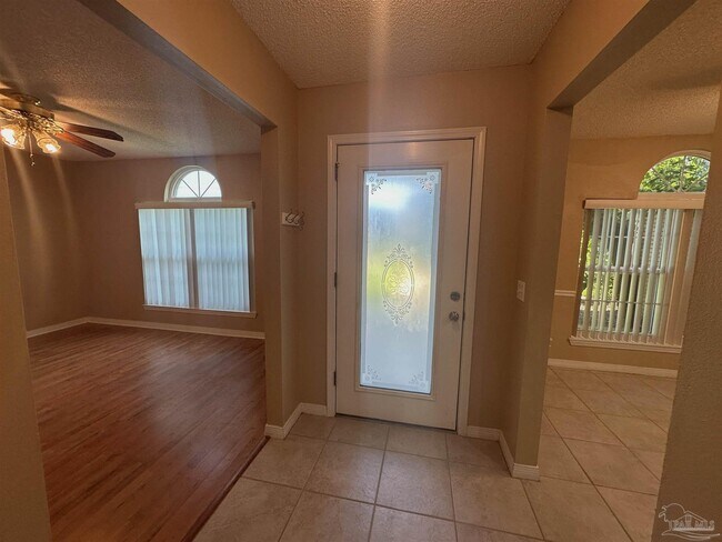 Foto del edificio - 1301 Little Creek Cir