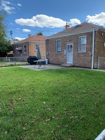 Building Photo - 6420 Pershing Rd