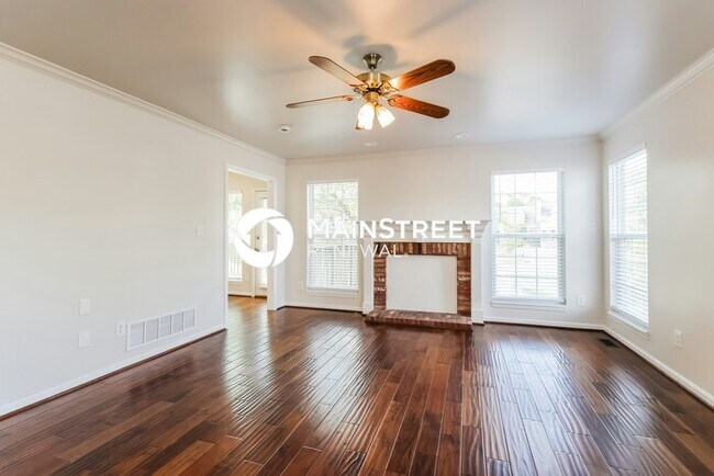Foto del edificio - 4 Bedroom Pet-Friendly Home in Louisville,...