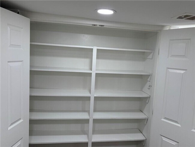 Building Photo - 2187 Palmyra Dr
