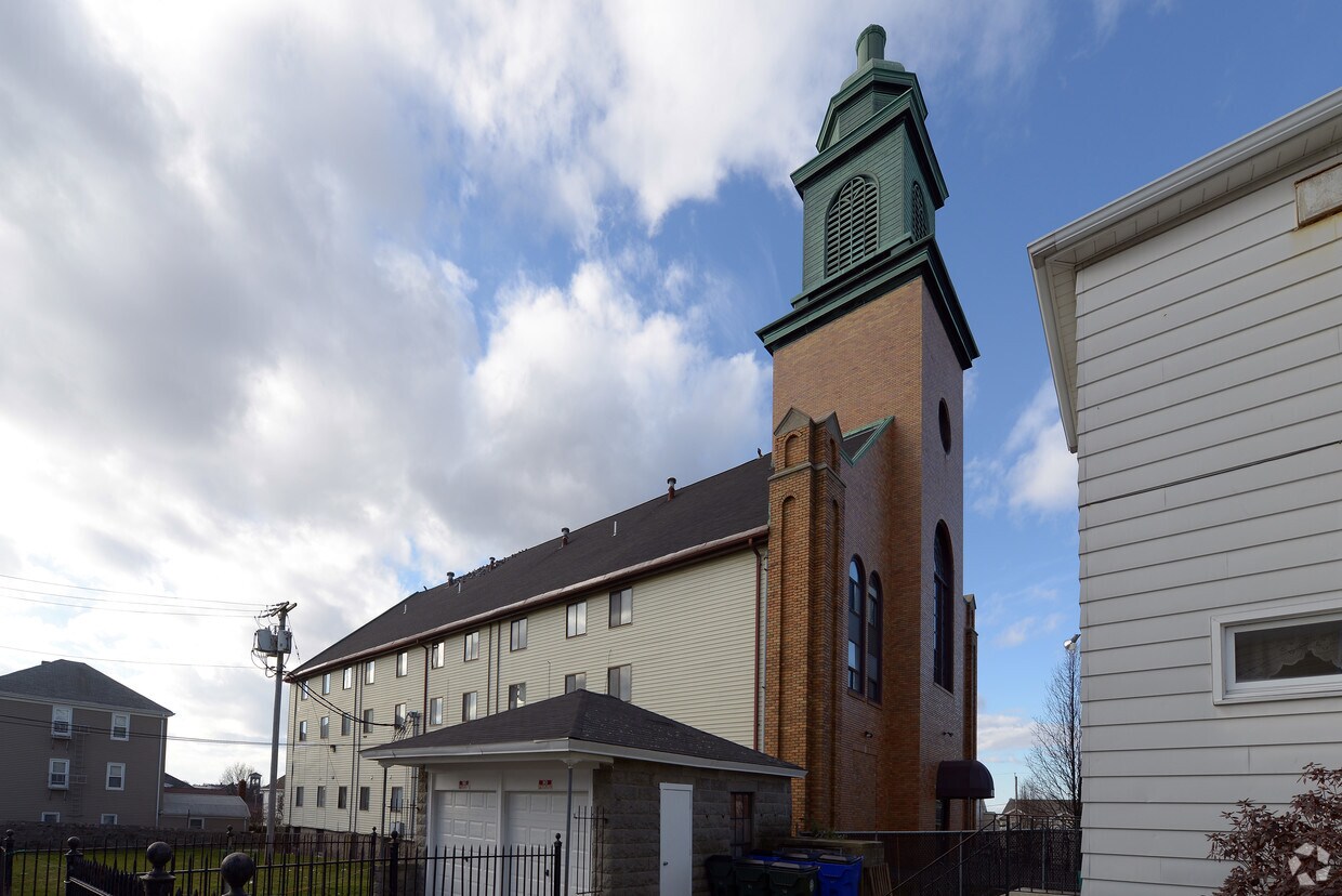 Building Photo - 859 Pine St