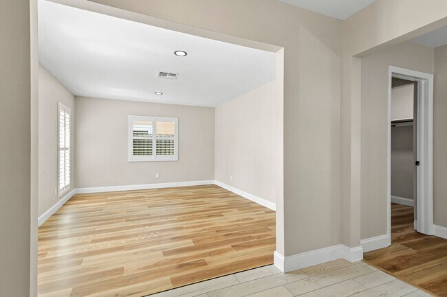 Building Photo - Renovated Winter Park Pines Home for Lease