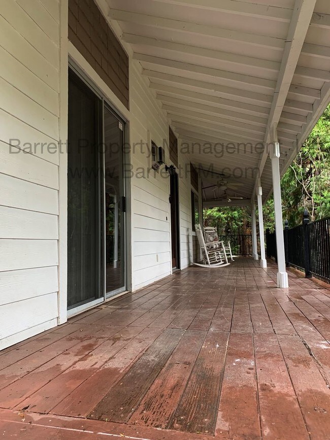 Building Photo - 15874 Annie Dr