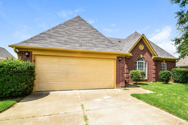 Foto del edificio - 4088 Carroll Dr