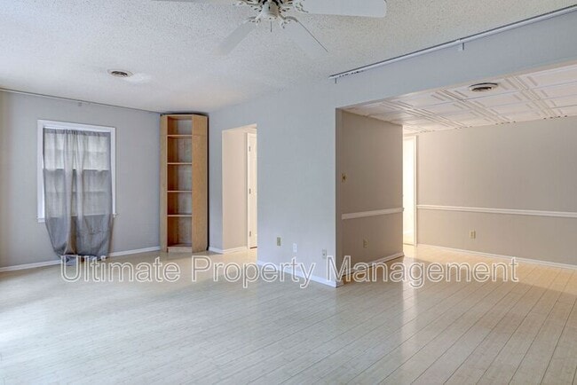 Photo - 819 Seabury Ct Townhome