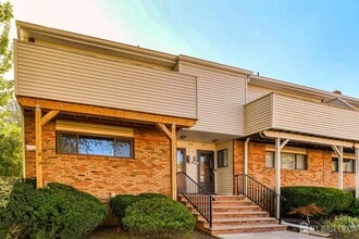 Building Photo - 920 Merritt Dr