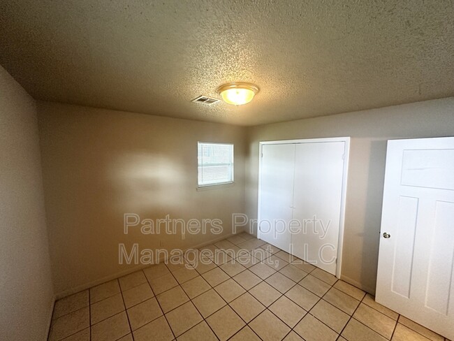 Foto del edificio - 111 N Pine Ave