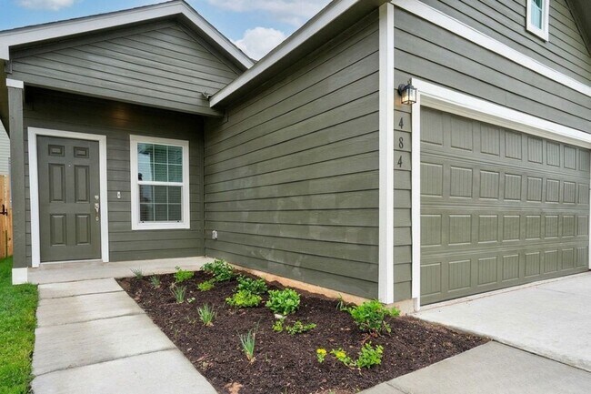 Building Photo - 484 Gabbro Gdns