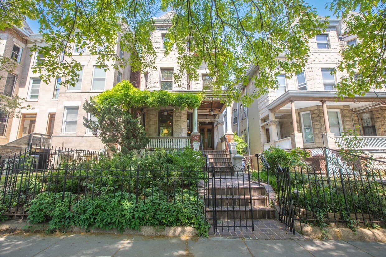 Foto principal - Kenyon St NW 1309