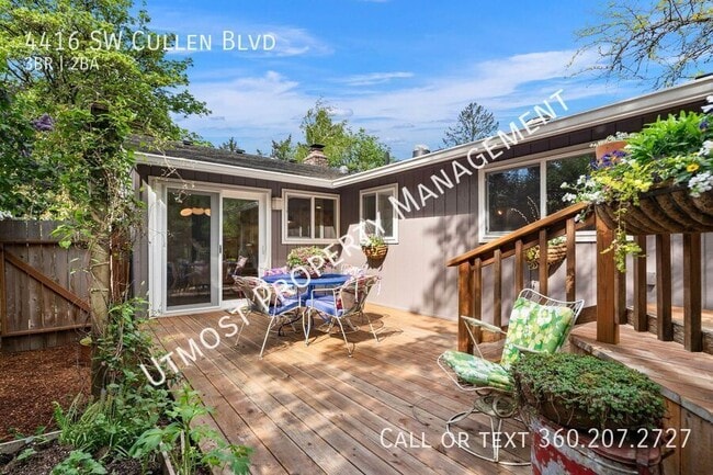 Building Photo - 4416 SW Cullen Blvd