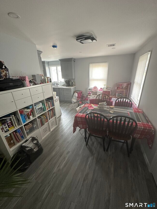 Foto del edificio - 180 Pleasantview Ave