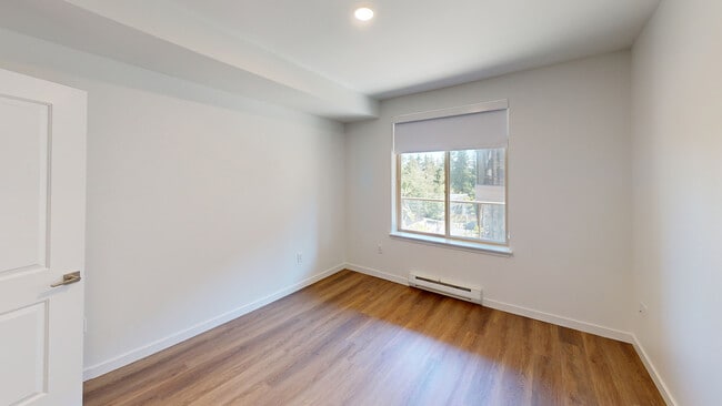 Interior Photo - Island Square