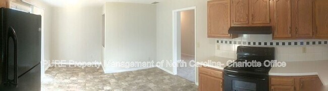Building Photo - 3717 Signet Dr