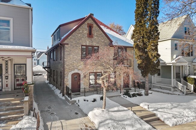 Building Photo - 2509-2511 N Cramer St