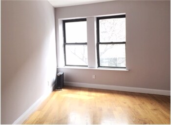 Building Photo - 704 W 180th St